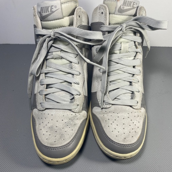 Women’s 2013 Dunk High “Sky high” size 5  528899-005 - Picture 2 of 5